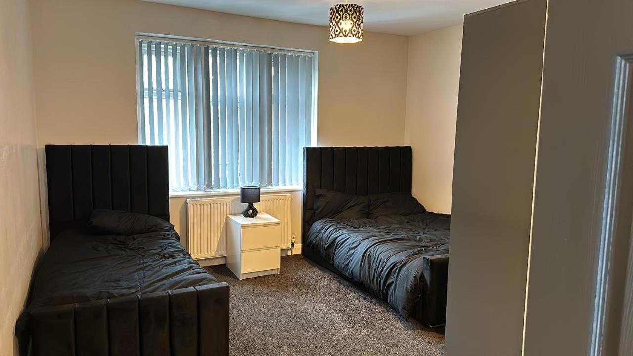Aparthotel Woolpack Huddersfield Exterior foto
